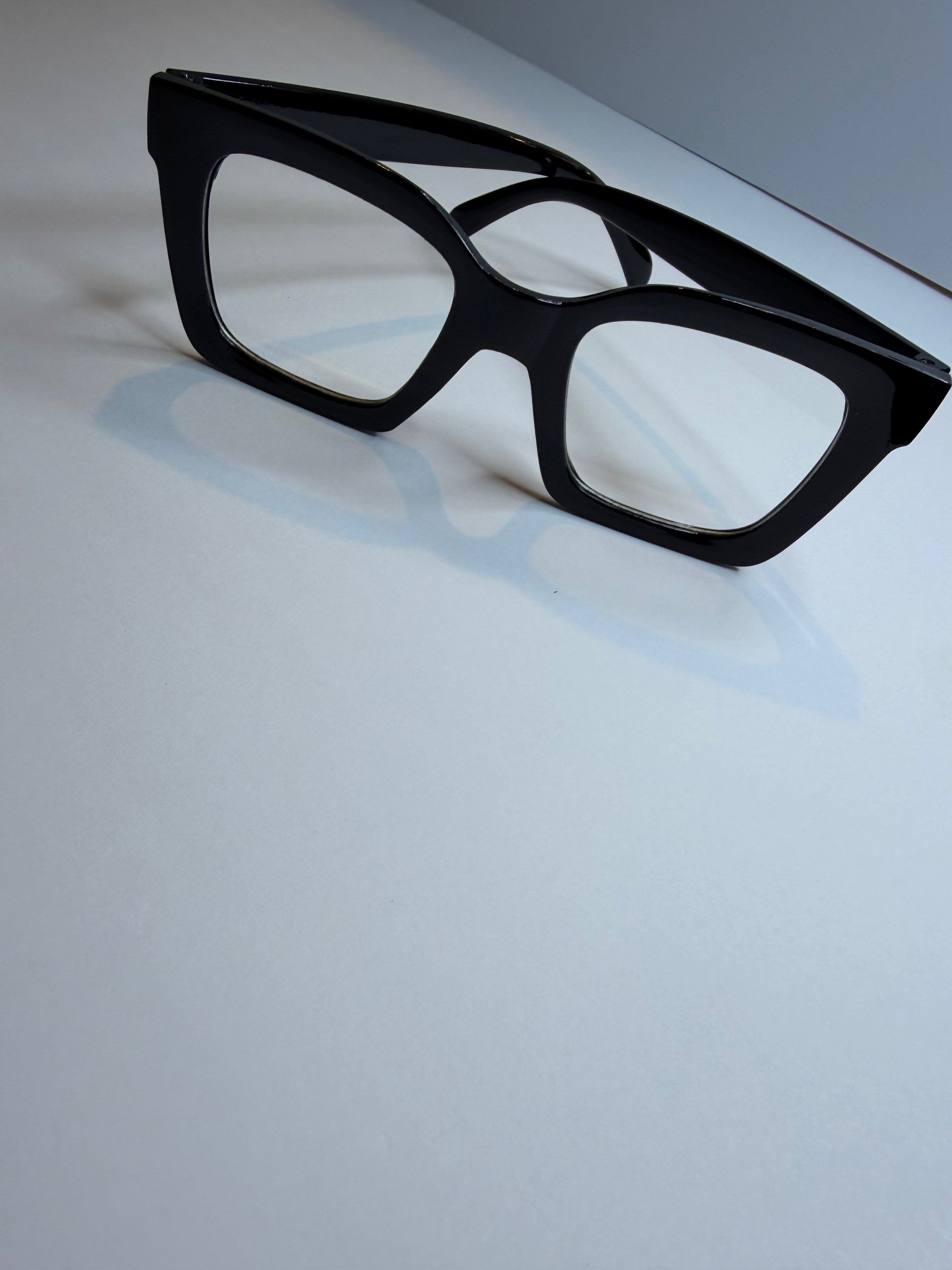 Thick Clear Frame