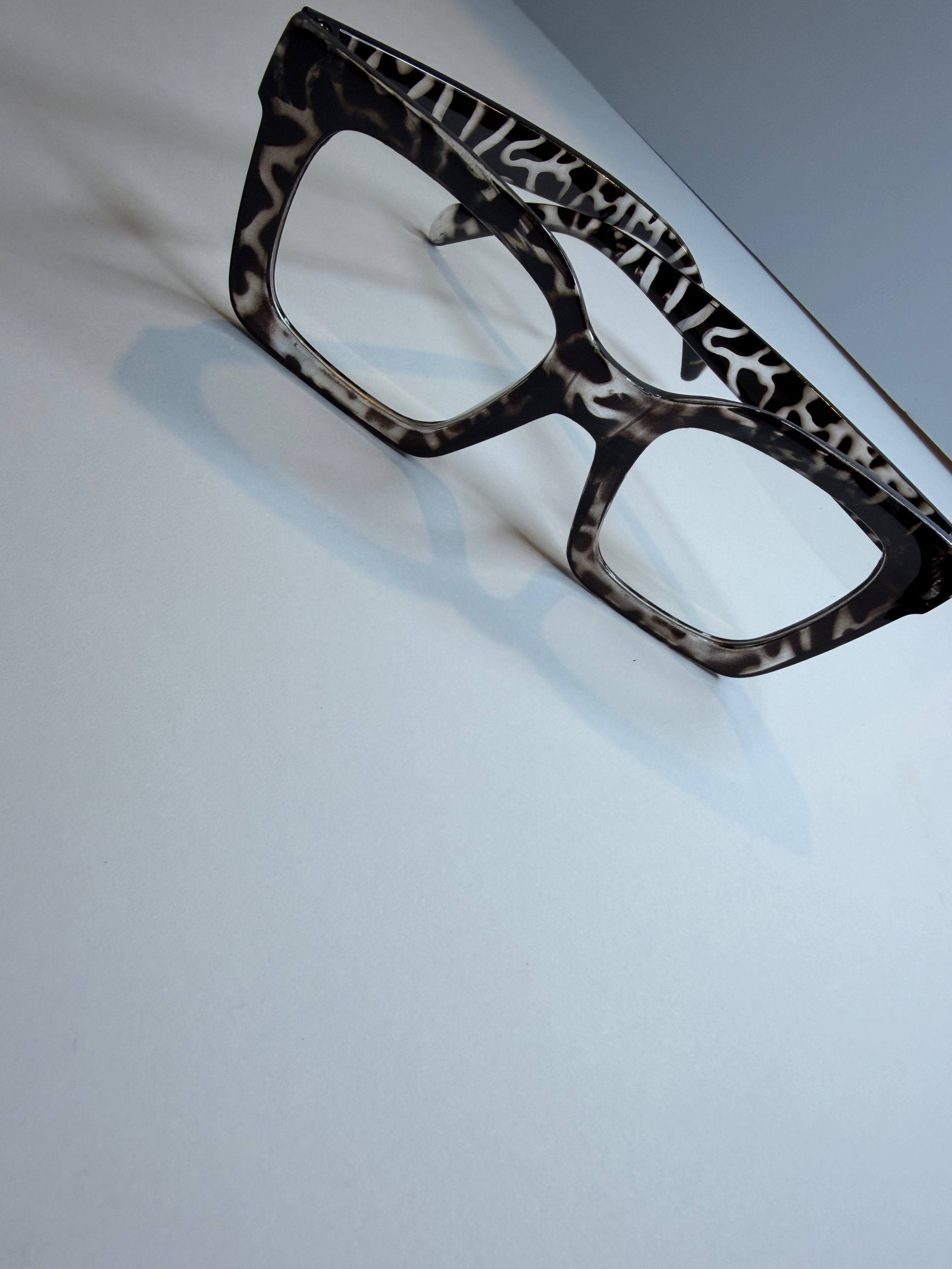 Thick Clear Frame